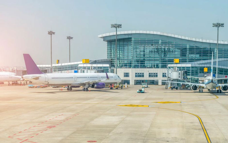 Cước vận tải hàng không tăng vọt do làn sóng nhập hàng trước thềm thuế quan Mỹ