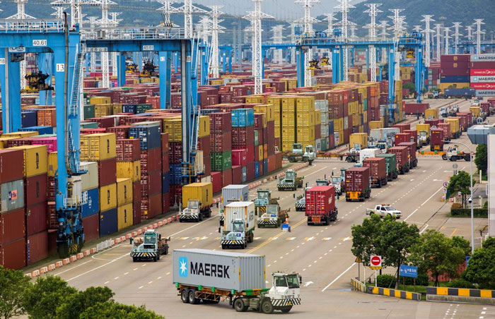 Vận chuyển container : Khái niệm, ưu điểm và giá chân